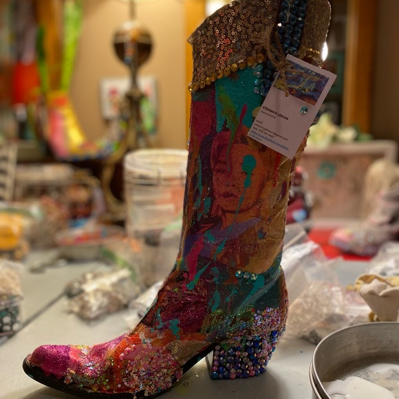 Meet your Posher, Stephanie - Picture 3 of 16